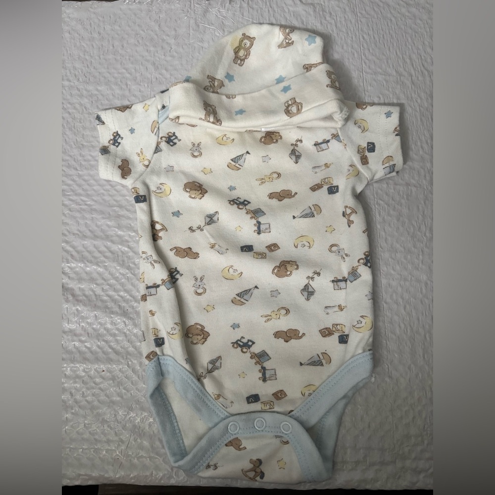 Baby One-Piece Bodysuit in Cream with Blue Trim Bundle 020